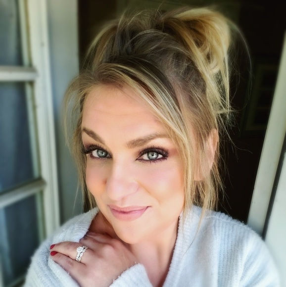 Meet your Posher, Casey - Picture 1 of 1